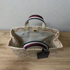 TOMMY HILFIGERトートバッグ(美品)カード入れ付きの画像