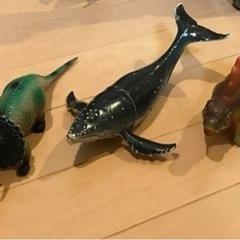 恐竜フィギュア　多数　の画像