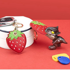 🍓【新品未使用】AirTagケース いちご柄 キーホルダー 紛失防止 スマートタグ対応 バッグ リュック 鍵用 おしゃれ かわいいの画像
