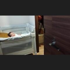 アップリカ ココネルエアプラス ベビーベッドの画像