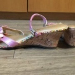 新品未使用のお花×パールピンク　3WAYコルク調ウエッジソールサンダル　サイズMの画像