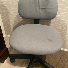 キャスター付き椅子