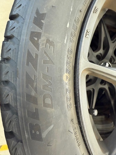 RAYS VERSUS 235/55R19 　
