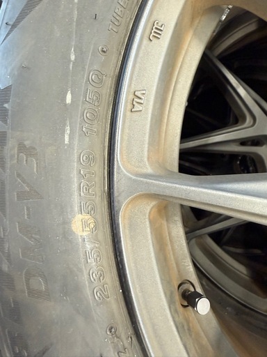RAYS VERSUS 235/55R19 　