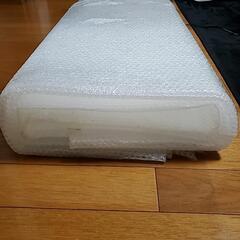 プチプチ　緩衝材　エアパッキン　エアキャップ　エアクッション　大量の画像