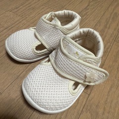 ベビーシューズ　白　アイボリー　12.5cm バースデイ　cottoli 女の子の画像
