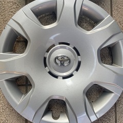 ハイエース純正ホイールカバー4枚　の画像