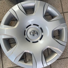 ハイエース純正ホイールカバー4枚　の画像