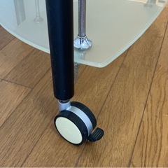 ガラステーブル無料でお譲りします。の画像