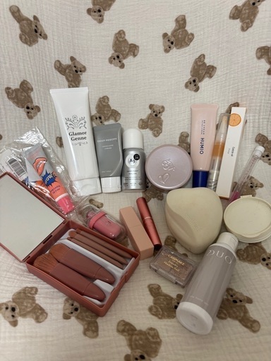 年末のプロモーション特価！ コスメ 鈴木町の化粧品の中古あげます・譲ります (ゆり) まとめ アイシャドウ