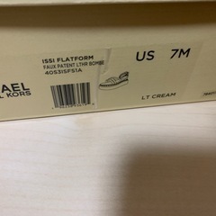 MICHAEL KORS サンダルの画像