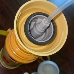 マグと水筒ストロー口の画像
