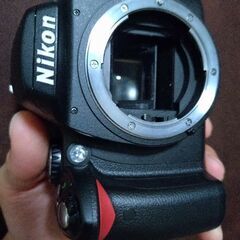 優良品　NIKON D40 　本体+バッテリー+充電器の画像