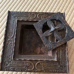 金属製？　レトロ　アンテイーク　灰皿　重厚感　高岡銅器の画像