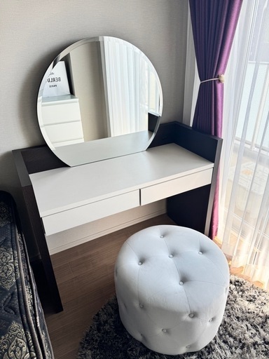 定価10万【ほぼ未使用】ホワイトドレッサー／デスク／鏡台