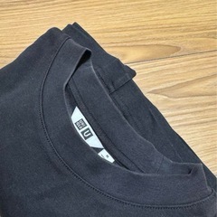 UNIQLO Tシャツの画像