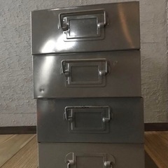 スチール引き出し　4杯セットの画像