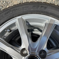 TOYO 185/55R15 スタッドレスタイヤ　4本セットの画像