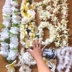 フラダンス　レイ　素材　造花　白の画像
