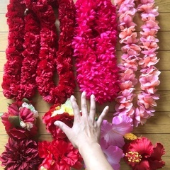 フラダンス　レイ　造花　素材　赤の画像