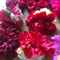 フラダンス　レイ　造花　素材　赤の画像