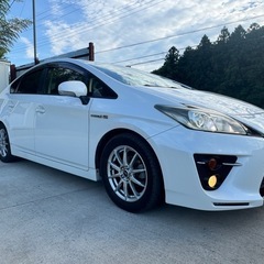 トヨタ プリウス Sツーリングセレクション G’s 車検2年付 パールホワイト バックカメラ Bluetoothオーディオ 内外装清掃済みの画像