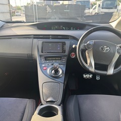 トヨタ プリウス Sツーリングセレクション G’s 車検2年付 パールホワイト バックカメラ Bluetoothオーディオ 内外装清掃済みの画像