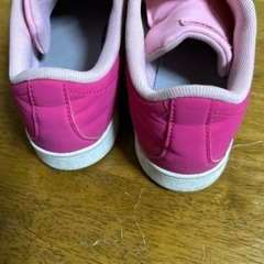 adidasの画像