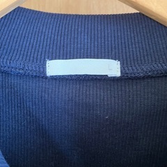 GU襟付きカットソーの画像