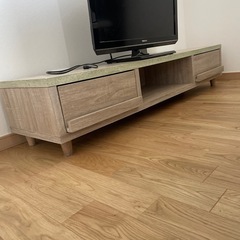 テレビボードの画像