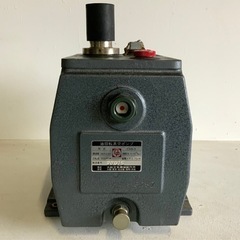 【未使用保管品】 大阪空気機械 CVD-3 油回転真空ポンプ 600rpm 0.75kW 付属品 取説あり の画像