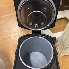 アイリスオーヤマ 2020年製 電気ポット 3Lの画像