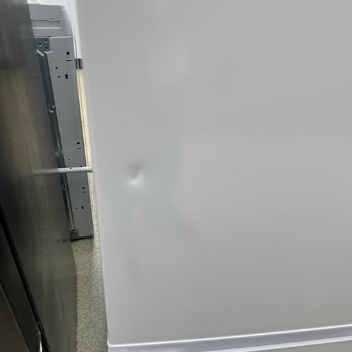 リユースのサカイ東金店 AQUA 冷蔵庫 24年製 137L ※上段左中央へこみあり TJ13144