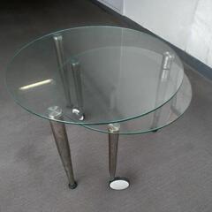 ☆ガラスローテーブル☆便利な可動式！の画像