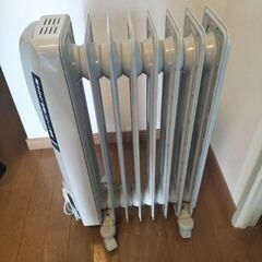 美品デロンギオイルヒーターの画像