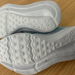 まるで靴下の様なスニーカー　22.5cmの画像