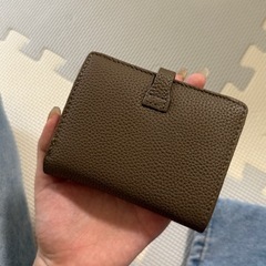 財布　オリーブグレーの画像