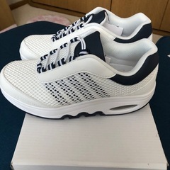 新品未使用　
ナースシューズの画像