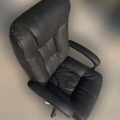 【さらに値下げ】オフィス用　ハイバックチェア　リクライニング　チェアの画像