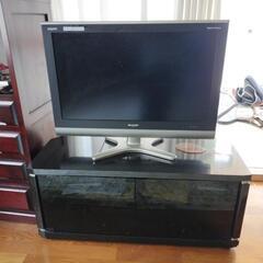 TV台付きテレビの画像