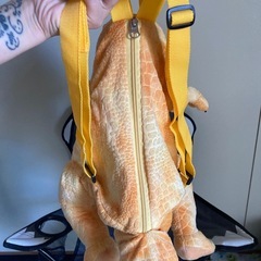 恐竜リュックの画像
