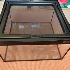 ヒュドラケースとパネルヒーター