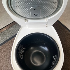 アイリスオーヤマ炊飯器5合ホワイトの画像