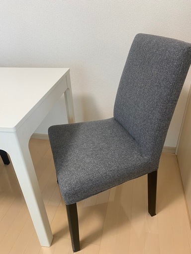 IKEA 伸長式ダイニングテーブルとイス2脚のダイニングセット (こ