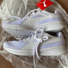 [新品・未使用品]PUMAランニングシューズ27cmの画像