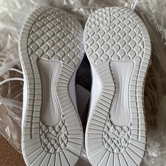 [新品・未使用品]PUMAランニングシューズ27cmの画像