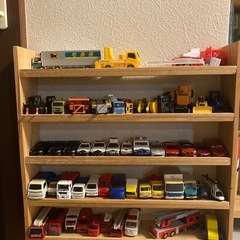 トミカ収納　自作棚　の画像