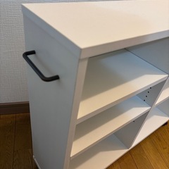 押し入れやクローゼットを整理出来るキャスター付きラックの画像