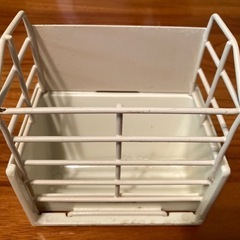 GEXうさぎの牧草BOXうさぎ牧草入れ🐰裏側でガッチリ固定できますの画像