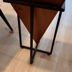 天然木サイドテーブルの画像